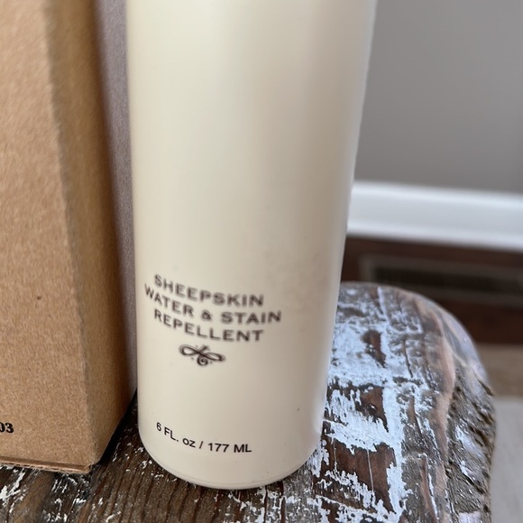 UGG sheepskin water & stain repellent - Picture 2 of 3